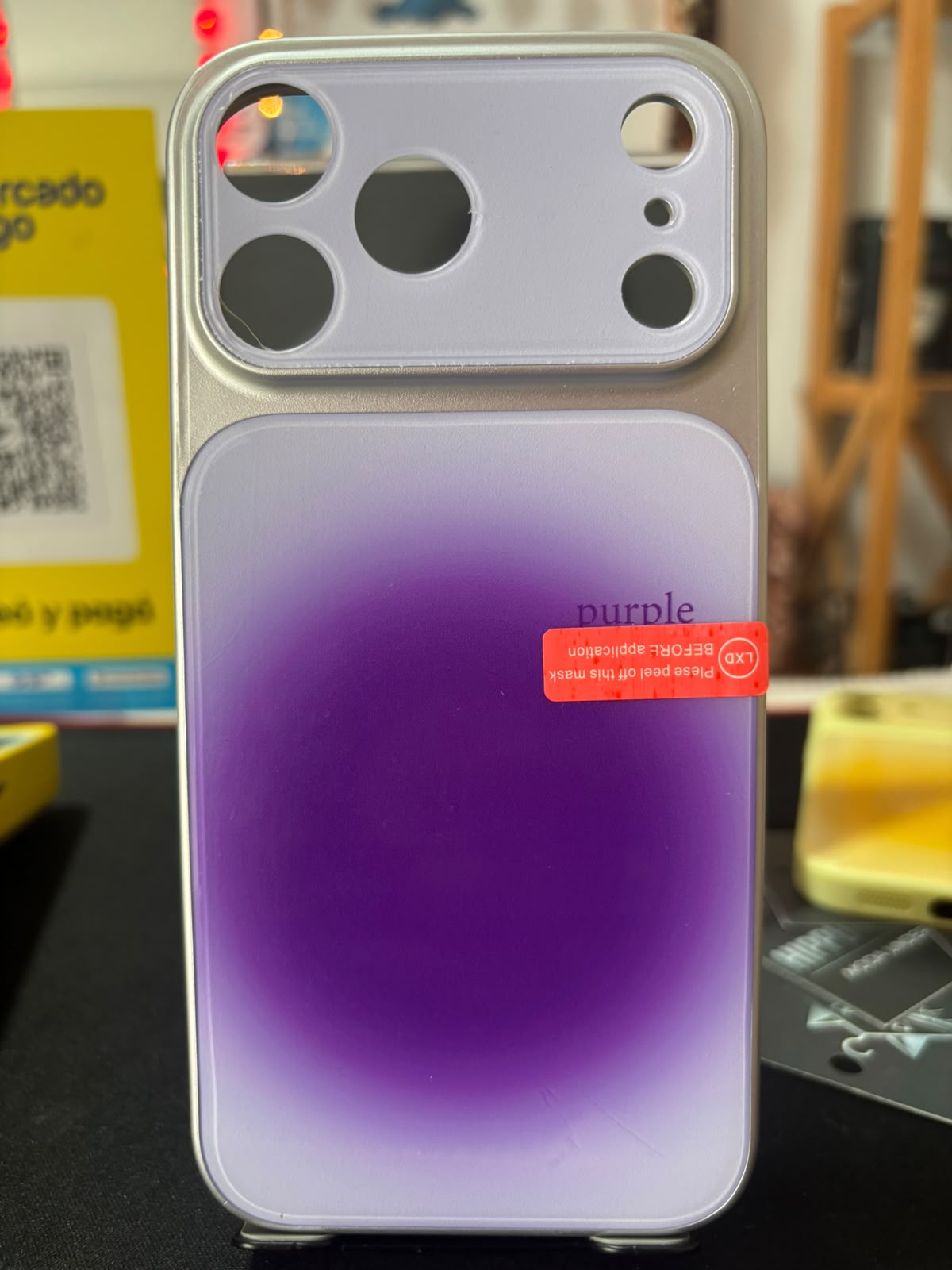 Funda degradé violeta con efecto aura para iPhone 17 Pro Max