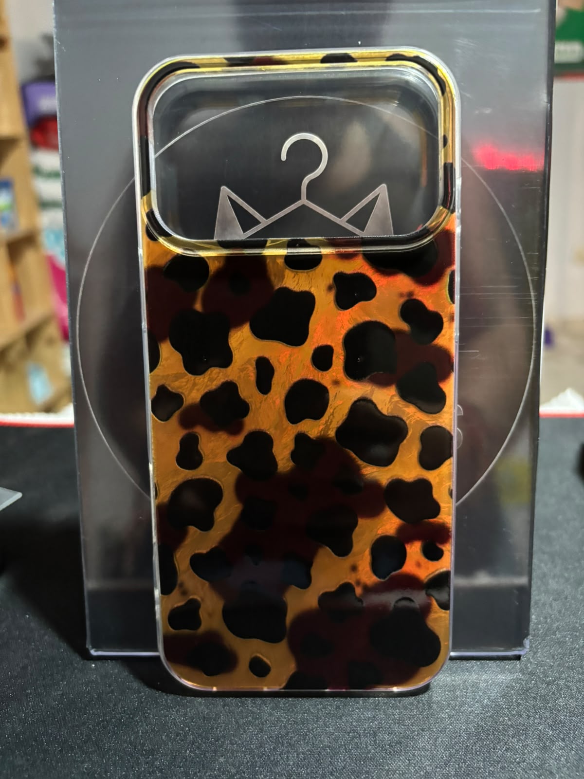 Funda animal print leopardo clásico caramelo y negro para iPhone 17 Pro Max