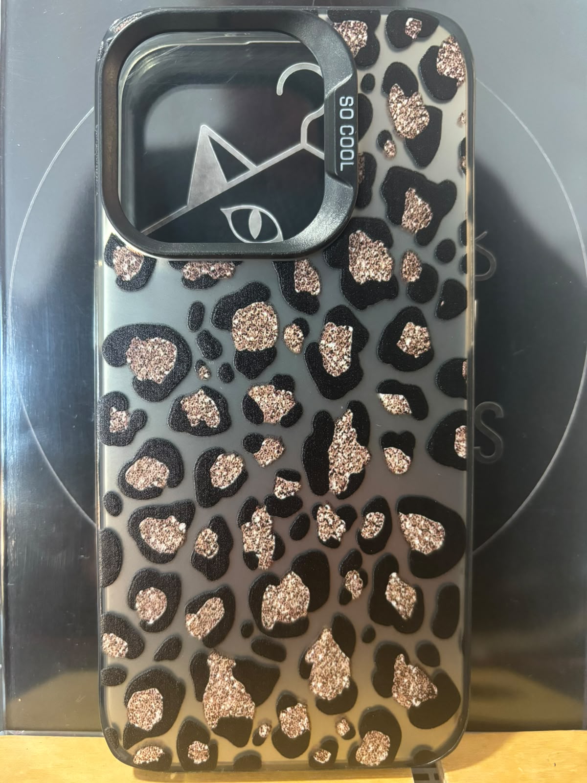 Funda leopardo con glitter dorado para iPhone 15 Pro