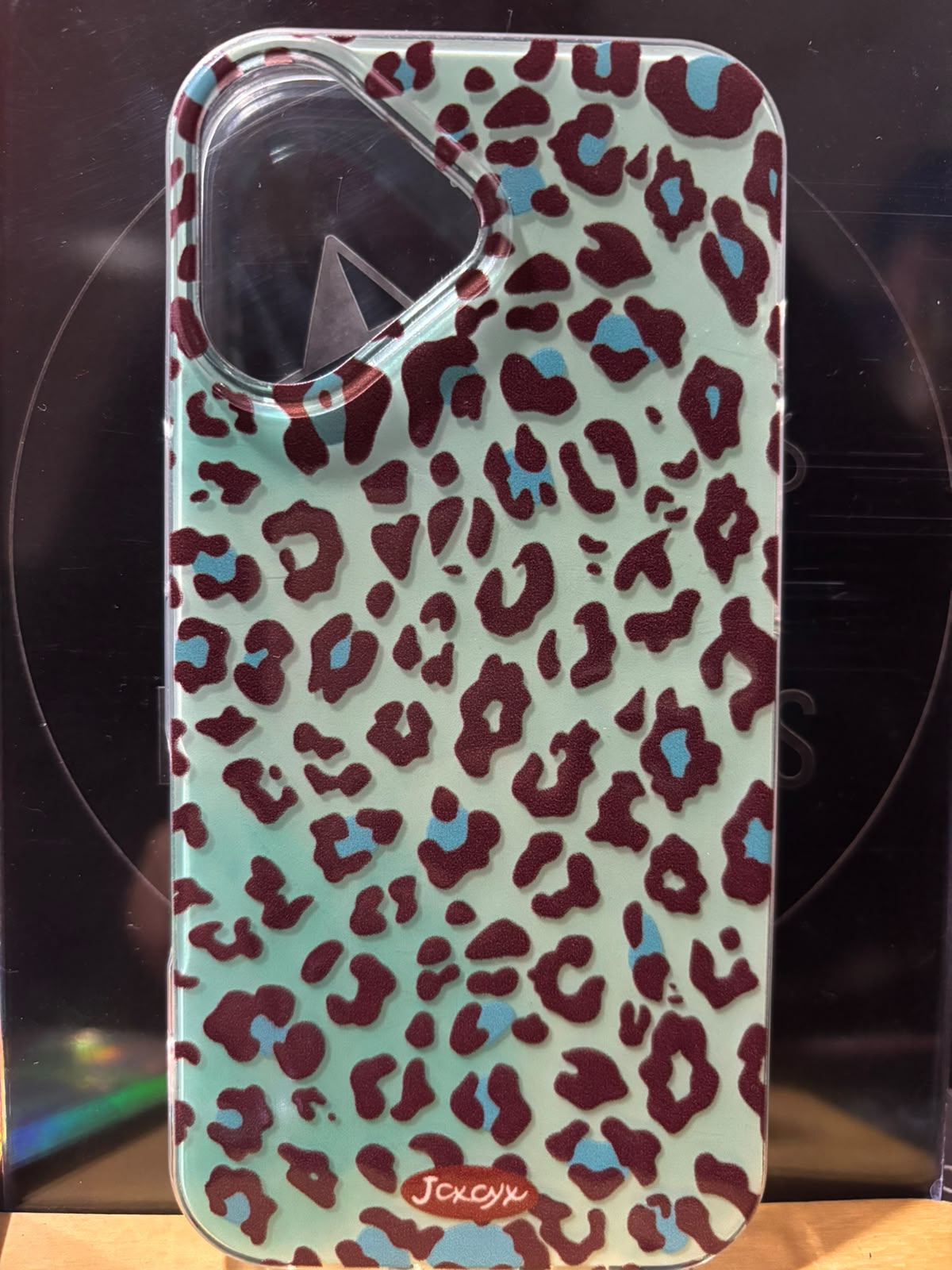 Funda leopardo sobre base menta turquesa para iPhone 16