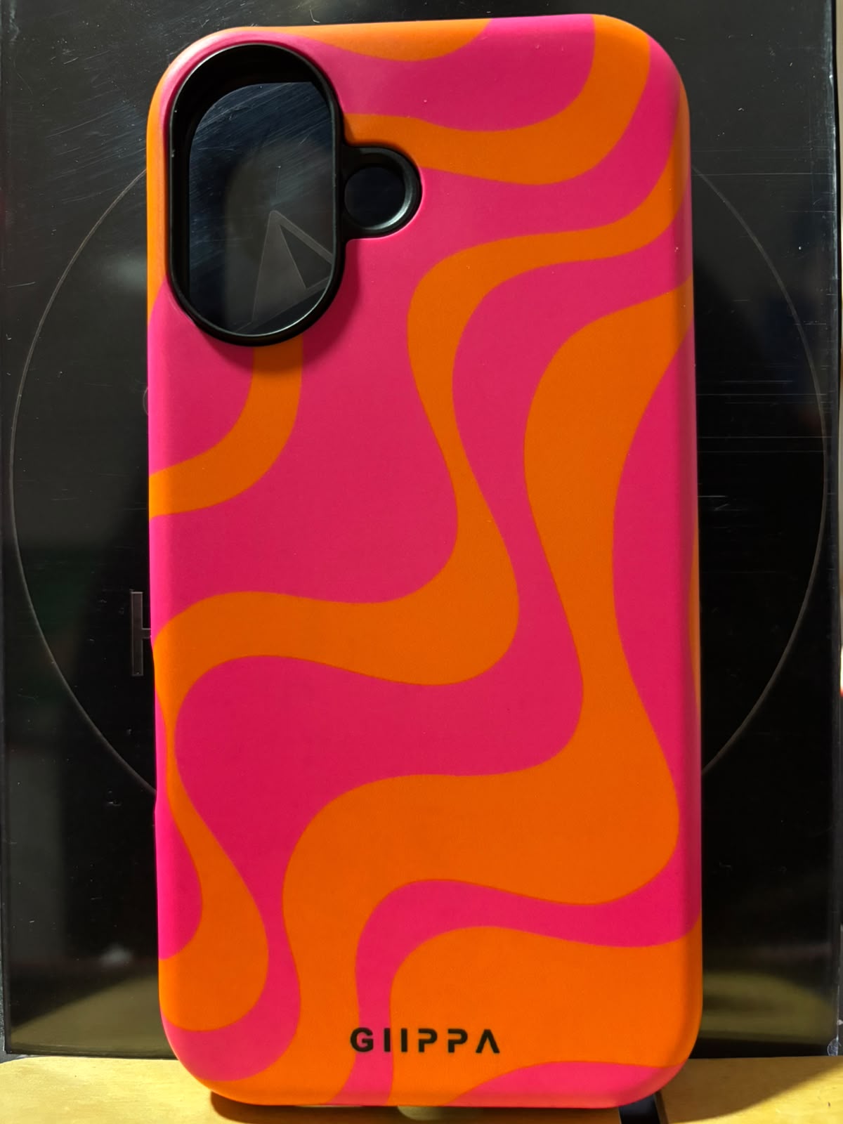 Funda ondas fucsia y naranja para iPhone 16