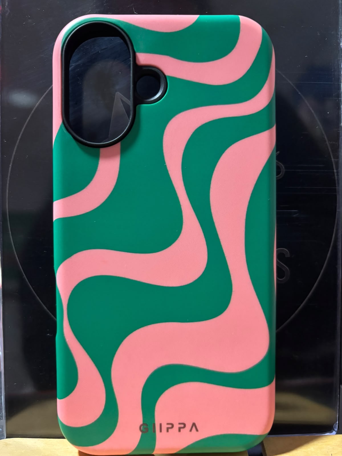 Funda ondas verde y coral para iPhone 16