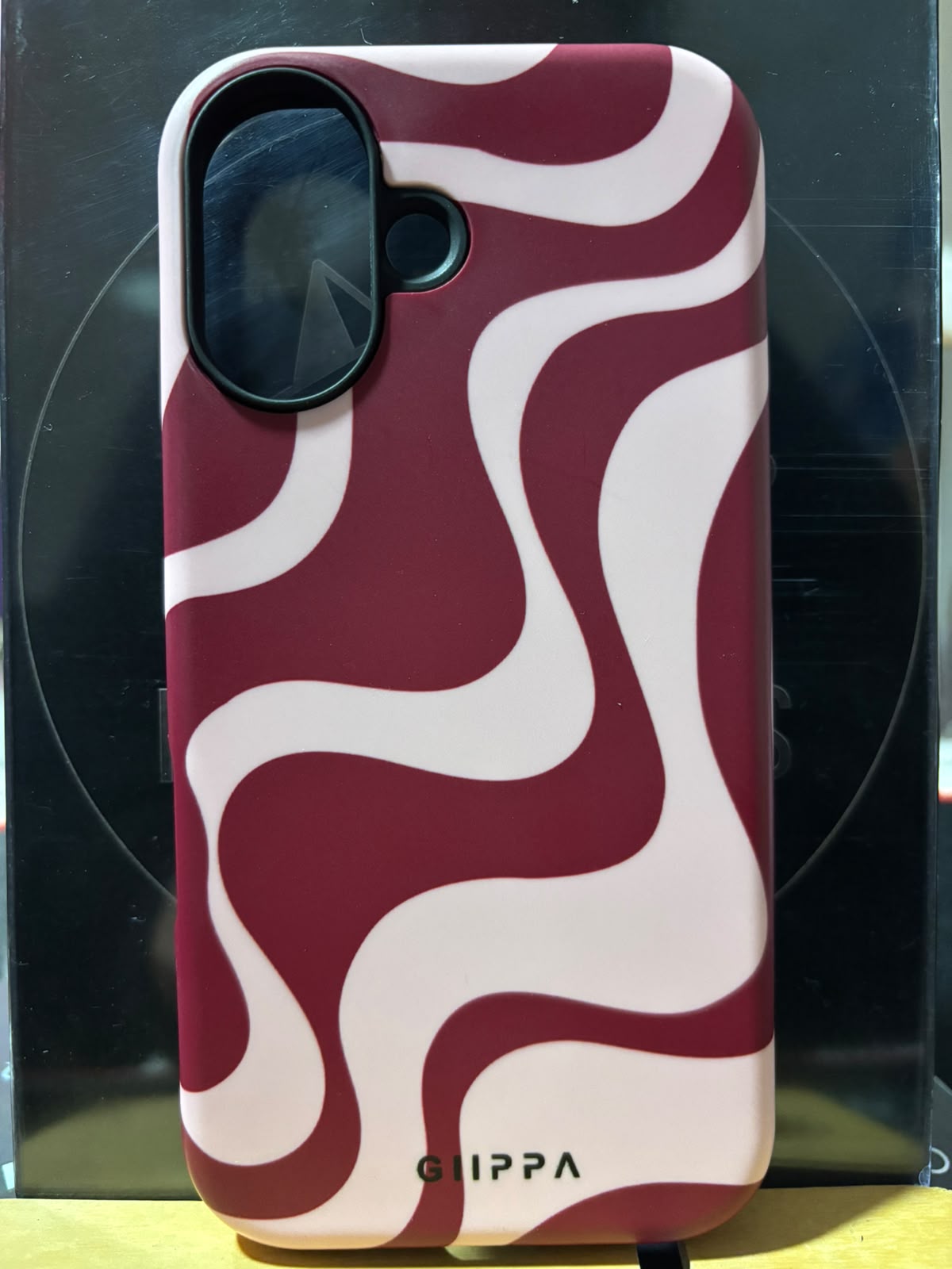 Funda ondas vino y blanco para iPhone 16