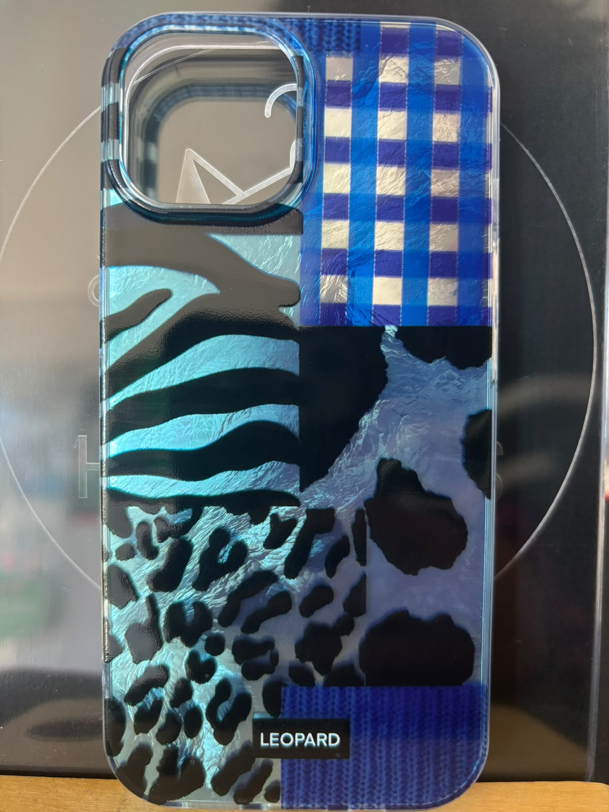 Funda patchwork animal azul para iPhone 15